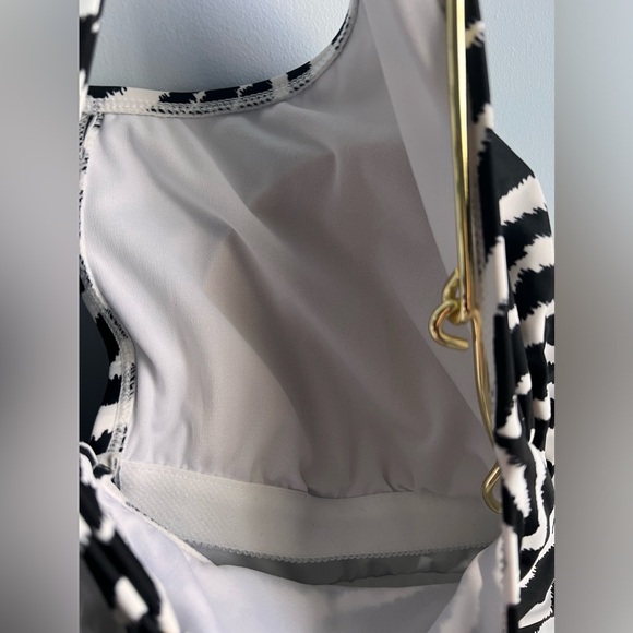 Salt + Cove Juniors Plus Size Knot-Front Cross-Back One-Piece Swimsuit - Picture 10 of 11